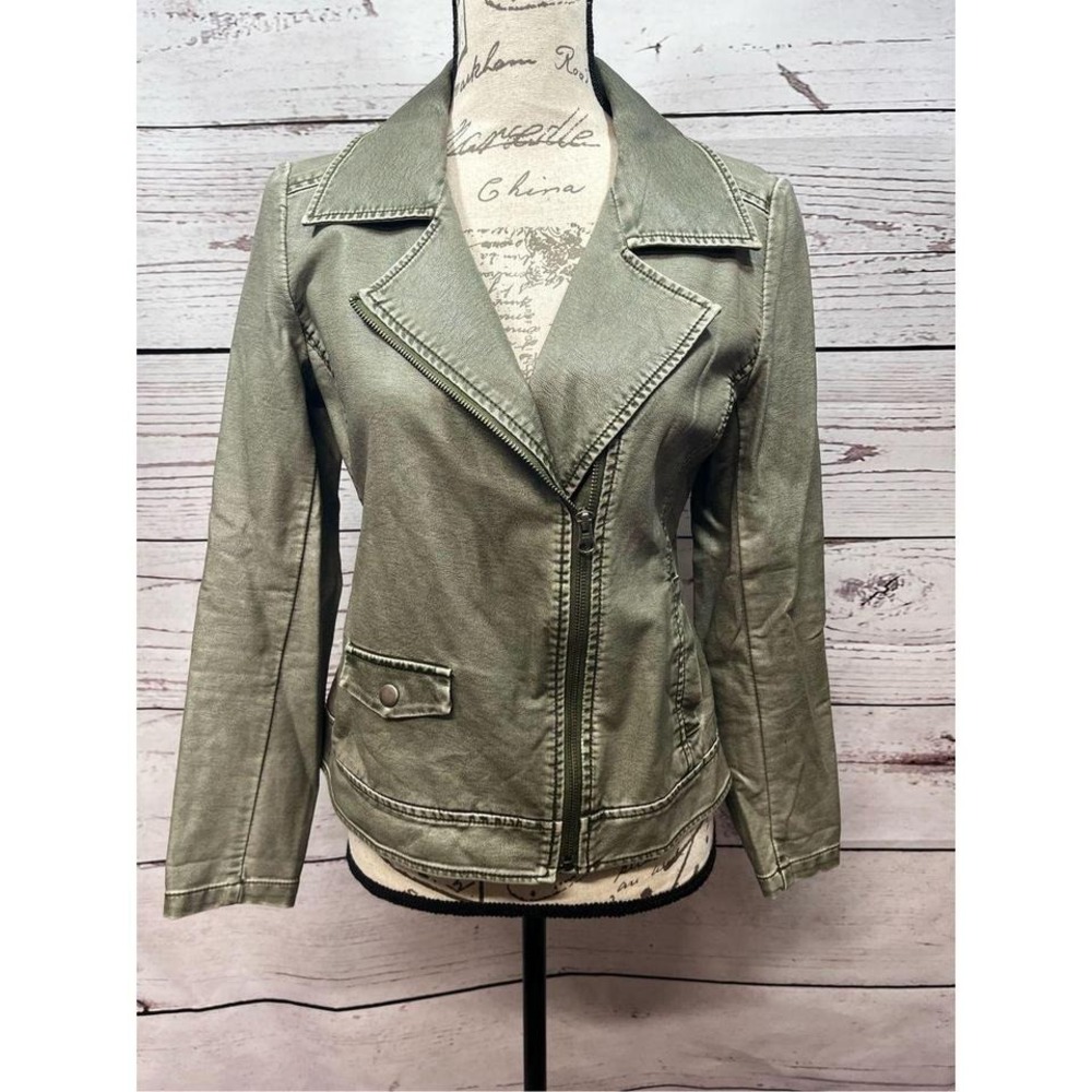 209 XS green faux‎ leather type jacket that zips off to the side